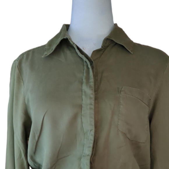 Elan Blouse long sleeve color green olives size Small - Picture 3 of 7